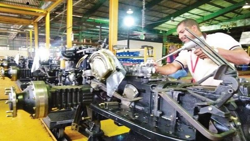 Lee más sobre el artículo Más de 2 mil tractores fabricará la empresa mixta Venirán Tractor en 2012